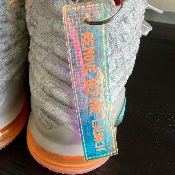 Mens Lebron 17 LMTD future air size 7 - Picture 9 of 10